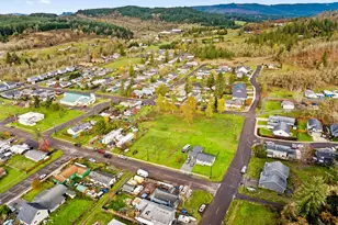 287 E 3rd St, Lowell, OR 97452 - Photo 23