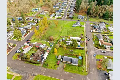 287 E 3rd St, Lowell, OR 97452 - Photo 17