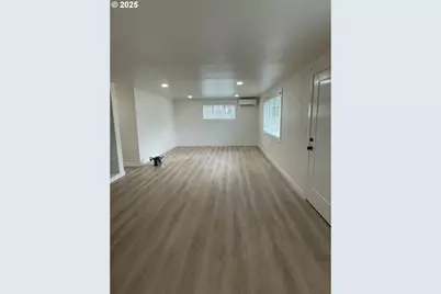 287 E 3rd St, Lowell, OR 97452 - Photo 7