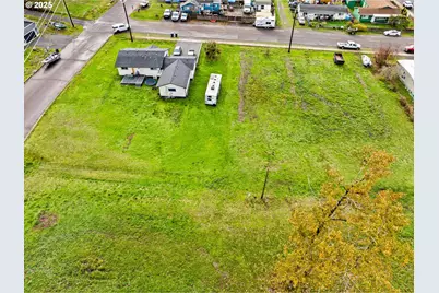 287 E 3rd St, Lowell, OR 97452 - Photo 11