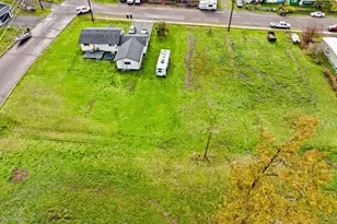 287 E 3rd St, Lowell, OR 97452 - Photo 11