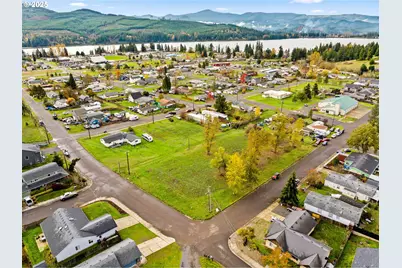 287 E 3rd St, Lowell, OR 97452 - Photo 21