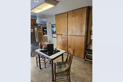 738 S 2nd St, Carlton, OR 97111 - Photo 11