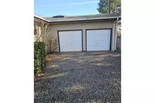 738 S 2nd St, Carlton, OR 97111 - Photo 5