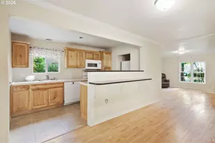 716 F St, Springfield, OR 97477 - Photo 3