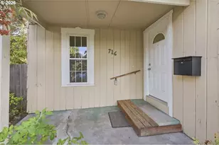 716 F St, Springfield, OR 97477 - Photo 7