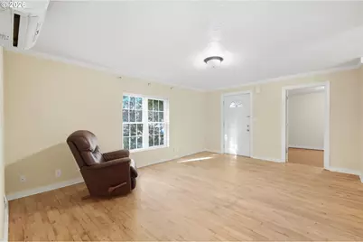 716 F St, Springfield, OR 97477 - Photo 11