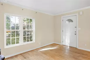 716 F St, Springfield, OR 97477 - Photo 9