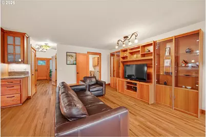 8380 SW Rogue Ln, Wilsonville, OR 97070 - Photo 9