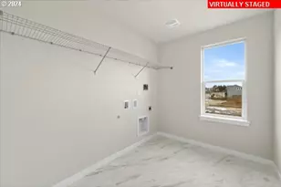 10060 SE Vradenburg Rd, Happy Valley, OR 97086 - Photo 33