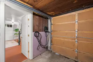 7549 N Albina Ave, Portland, OR 97217 - Photo 17
