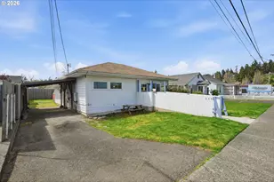 237 S 7th St, Coos Bay, OR 97420 - Photo 3