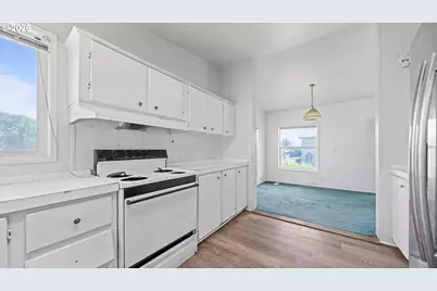 196 NE 11th Ave, Milton-Freewater, OR 97862 - Photo 5