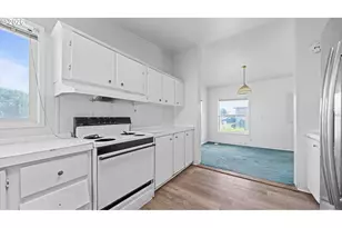196 NE 11th Ave, Milton-Freewater, OR 97862 - Photo 5