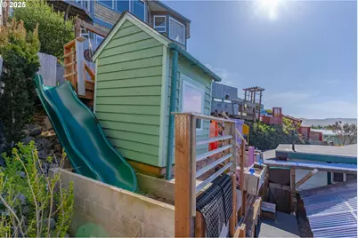 34 NE Williams Ave, Depoe Bay, OR 97341 - Photo 31