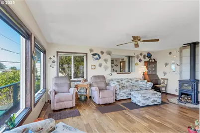 34 NE Williams Ave, Depoe Bay, OR 97341 - Photo 17