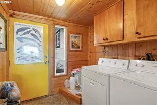 34 NE Williams Ave, Depoe Bay, OR 97341 - Photo 27