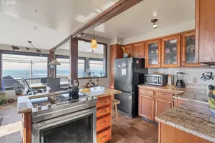 34 NE Williams Ave, Depoe Bay, OR 97341 - Photo 15