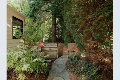 601 SW Chestnut St, Portland, OR 97219 - Photo 3