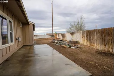 376 NW Crestview Ct, Hermiston, OR 97838 - Photo 5