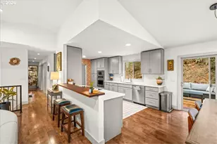 30475 SW Riverwood Dr, West Linn, OR 97068 - Photo 7