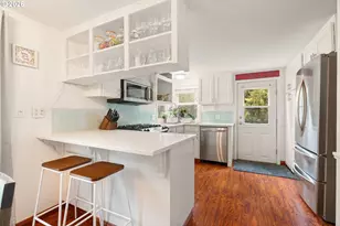 5325 SW Arnold St, Portland, OR 97219 - Photo 9