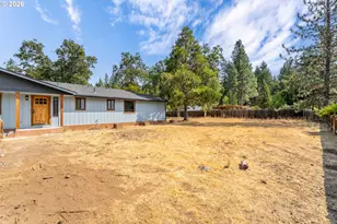 222 Shadywood Dr, Cave Junction, OR 97523 - Photo 11