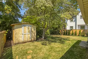 27 SE 85th Ave, Portland, OR 97216 - Photo 31