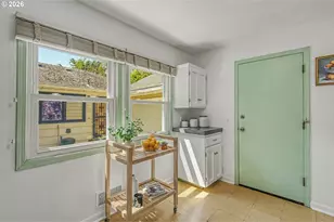 27 SE 85th Ave, Portland, OR 97216 - Photo 13
