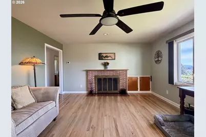 333 W Niagara Ave, Astoria, OR 97103 - Photo 9