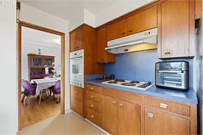 1803 E 6th St, Vancouver, WA 98661 - Photo 9