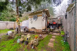 1702 Augusta St, Eugene, OR 97403 - Photo 37