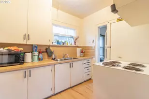 1702 Augusta St, Eugene, OR 97403 - Photo 17