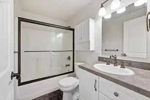 14074 SE Laurie Ave, Milwaukie, OR 97267 - Photo 17