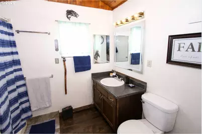 1954 Yeust Rd, Azalea, OR 97410 - Photo 5