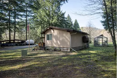 1954 Yeust Rd, Azalea, OR 97410 - Photo 15