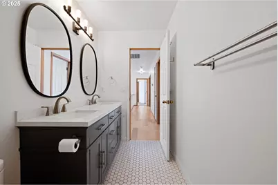 375 McClure Ave, Astoria, OR 97103 - Photo 37