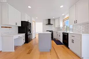 375 McClure Ave, Astoria, OR 97103 - Photo 23