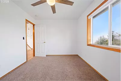 375 McClure Ave, Astoria, OR 97103 - Photo 39