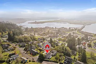 375 McClure Ave, Astoria, OR 97103 - Photo 11