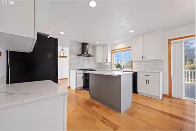 375 McClure Ave, Astoria, OR 97103 - Photo 25