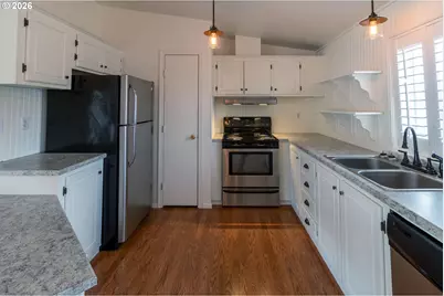 221 NW Bree Dr, Winston, OR 97496 - Photo 7