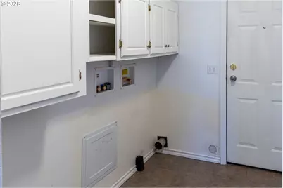 221 NW Bree Dr, Winston, OR 97496 - Photo 15