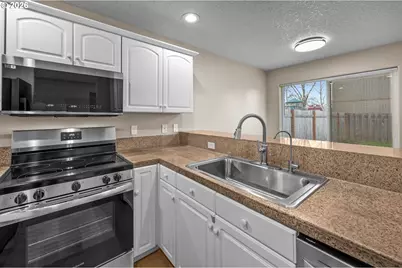 685 SE 71st Ave, Hillsboro, OR 97123 - Photo 11