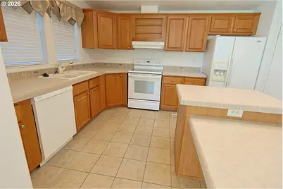 752 Denise Pl, Coos Bay, OR 97420 - Photo 5