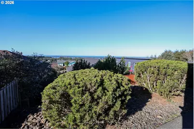 752 Denise Pl, Coos Bay, OR 97420 - Photo 41