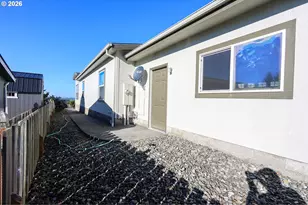 752 Denise Pl, Coos Bay, OR 97420 - Photo 39