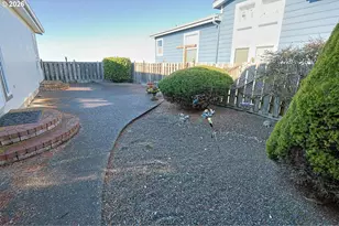 752 Denise Pl, Coos Bay, OR 97420 - Photo 39