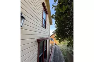 152 Washington St, Astoria, OR 97103 - Photo 11