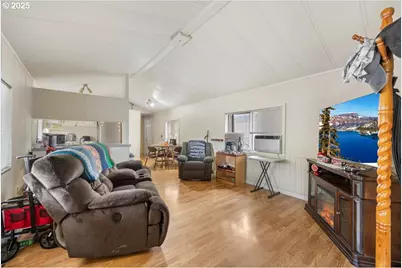 90 SE Darrell Ave, Winston, OR 97496 - Photo 3